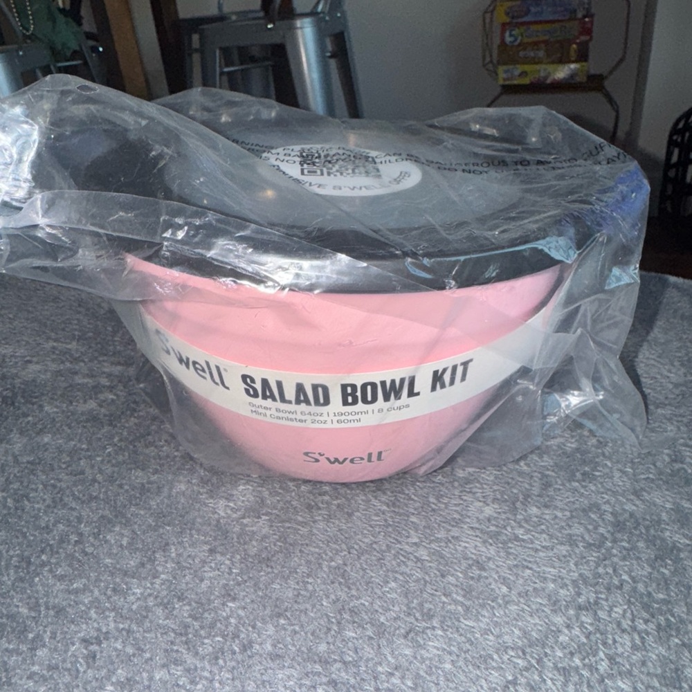 S'well Gray Salad Bowl Lid with Black Rim